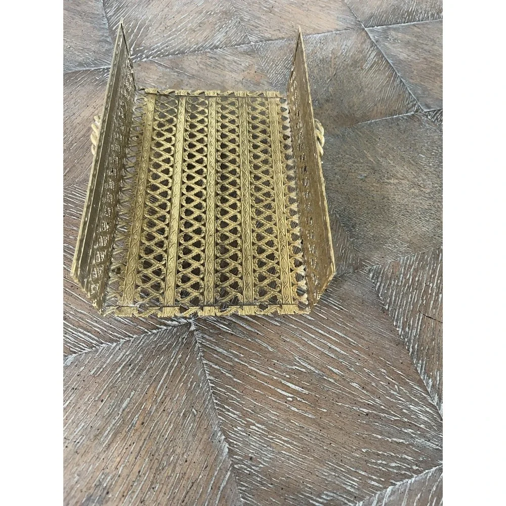 Vtg  Stylebuilt Gold Tone Metal Wreath & Rope Ormolu Napkin Guest Towel  Holder